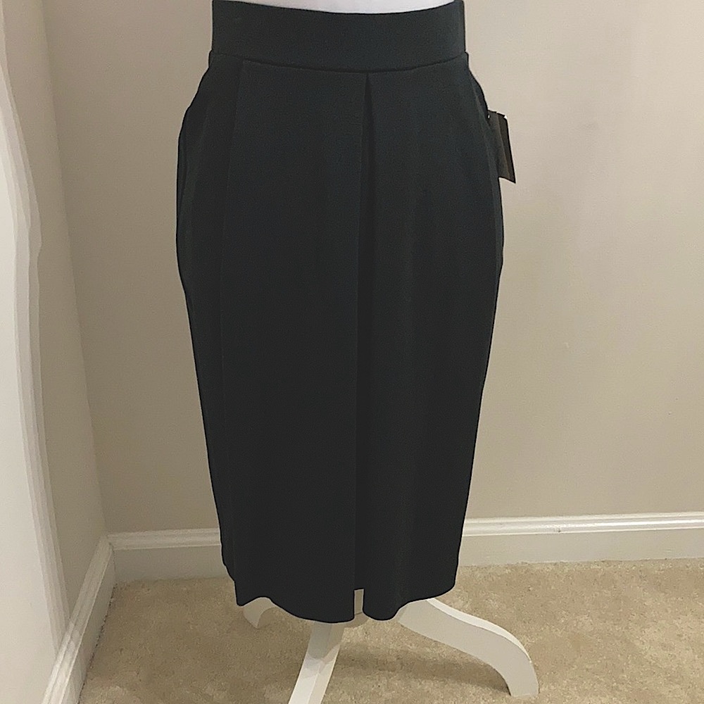 Liz Claiborne Black Skirt - size XS (NWT)